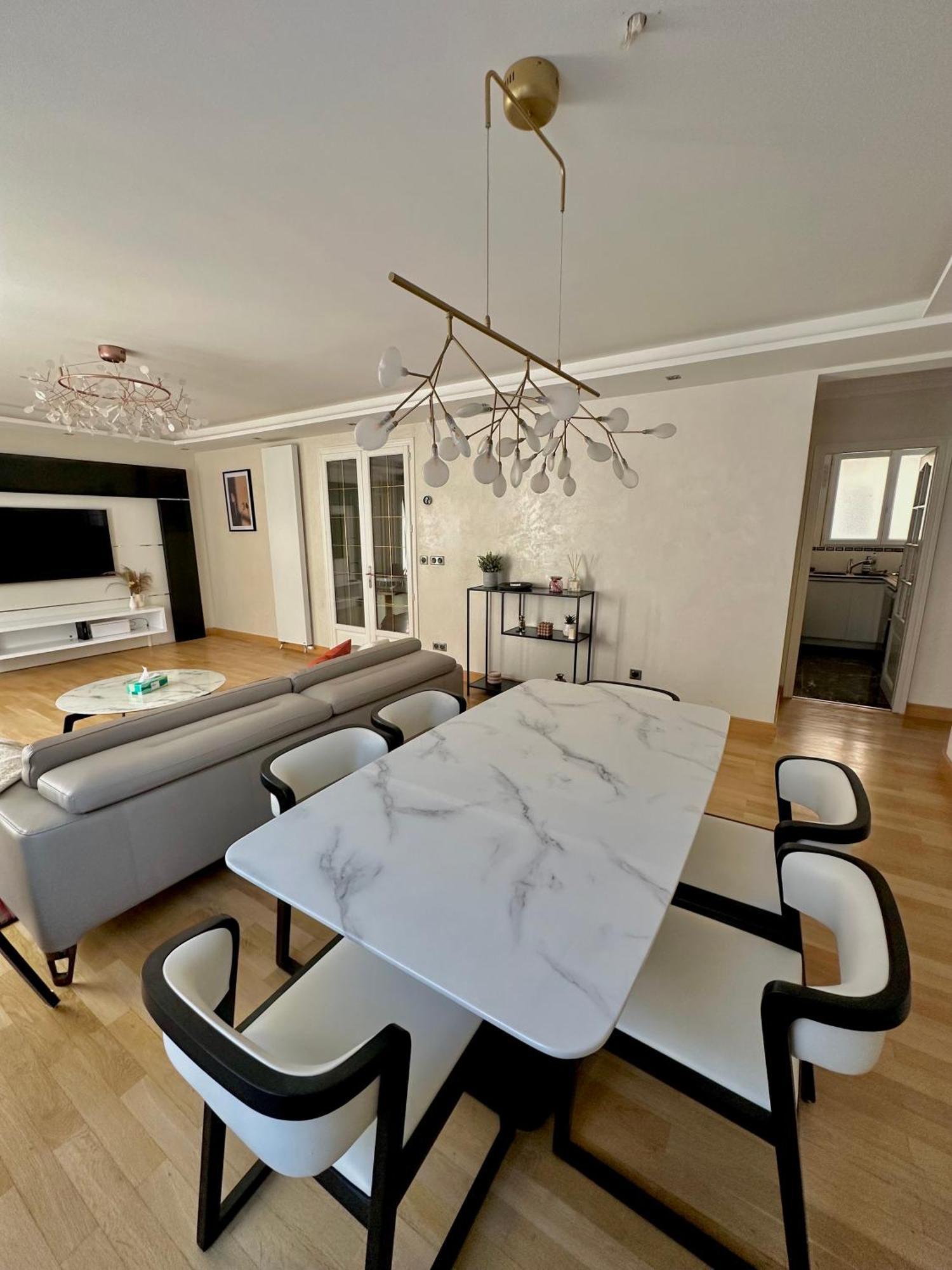 Magnifique 3 3 Salles De Bains Apartment